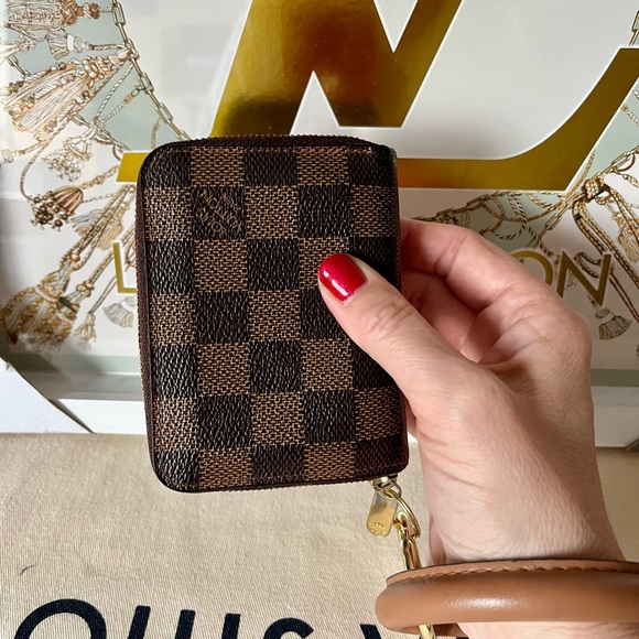 Louis Vuitton Damier Ebene Compact LV Zippy Wallet Wristlet - Picture 8 of 16